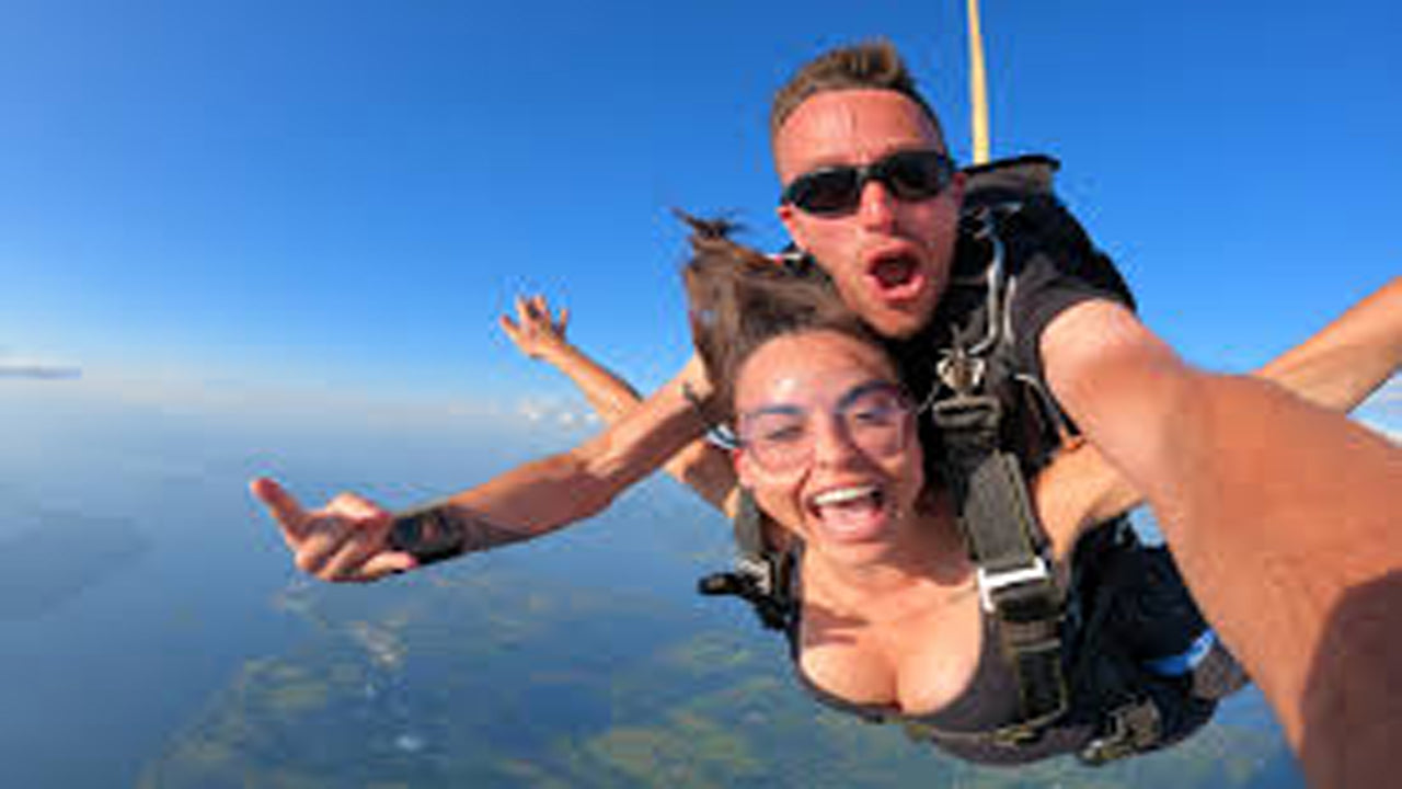 Skydiving from Bentota