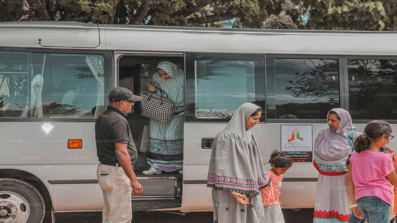 Transfer between Colombo Airport (CMB) and Kadju House, Tangalle